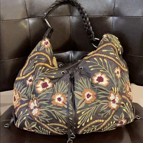 Beautiful embroidered hobo bag - Picture 2 of 10